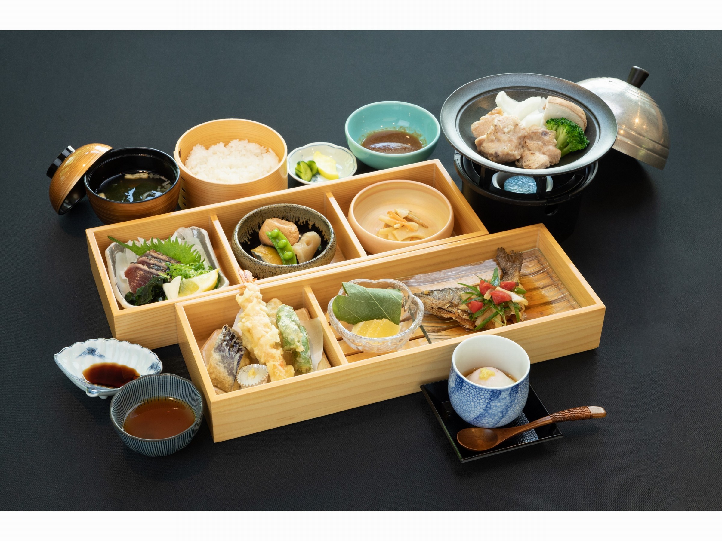 白木松花堂弁当