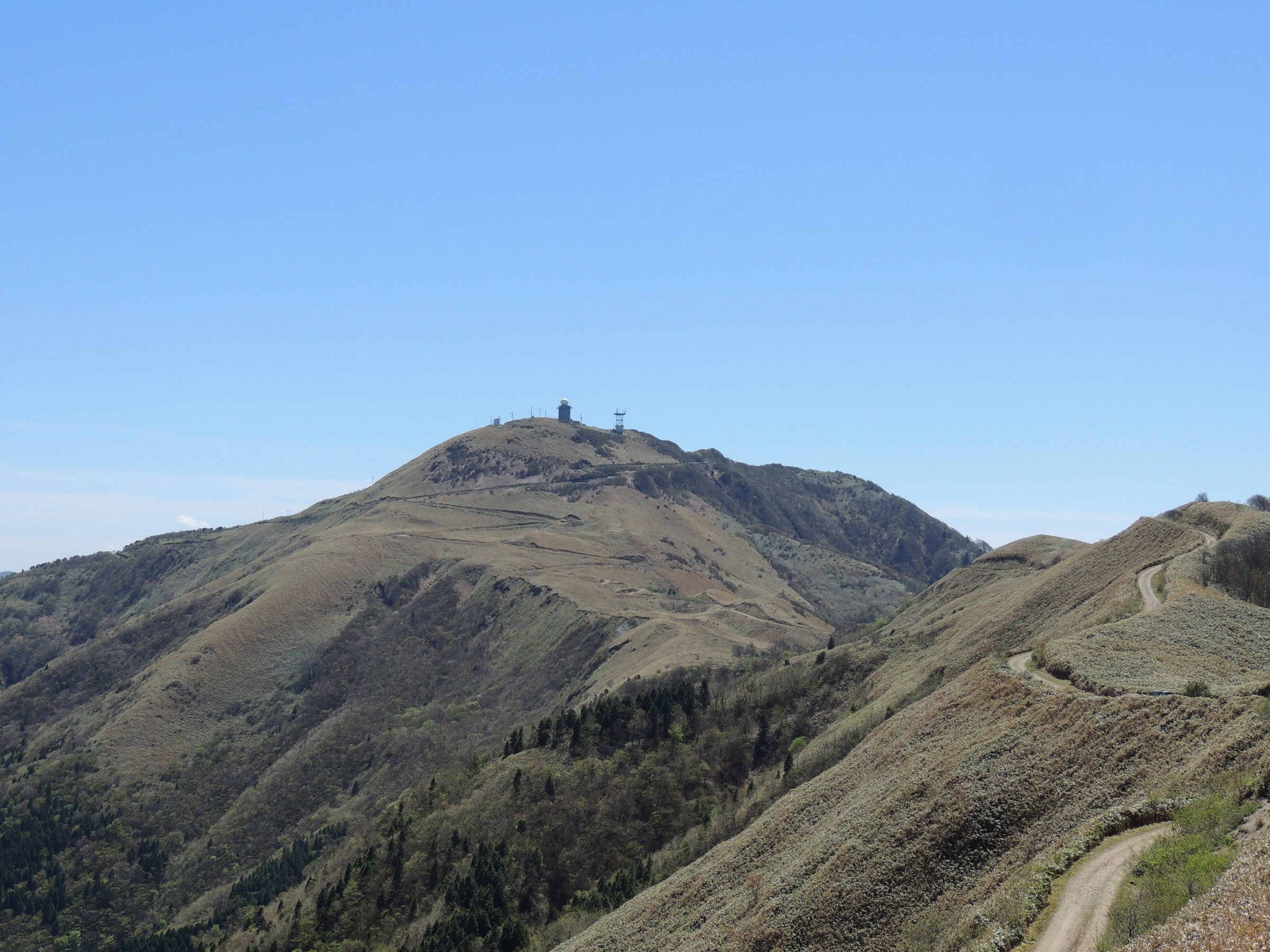 中津明神山の山頂