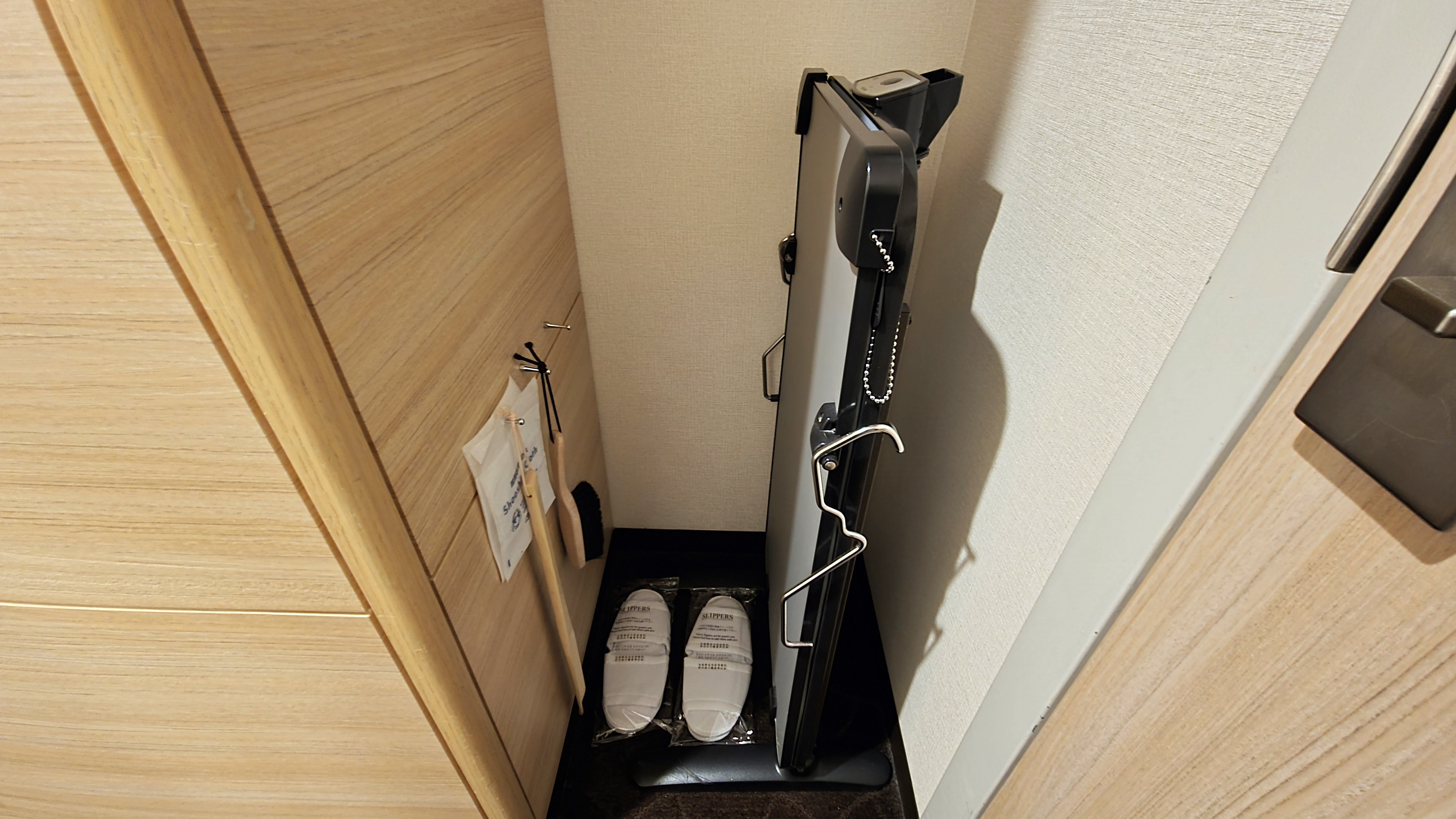 □【客室】クローク（スタンダードツイン・ダブル共通）