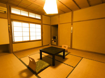 Kamar (Akikaze: 8 tikar tatami)