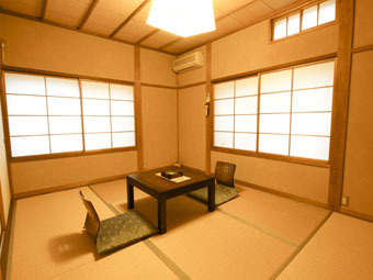 Kamar (Shiratsuyu: 6 tikar tatami)