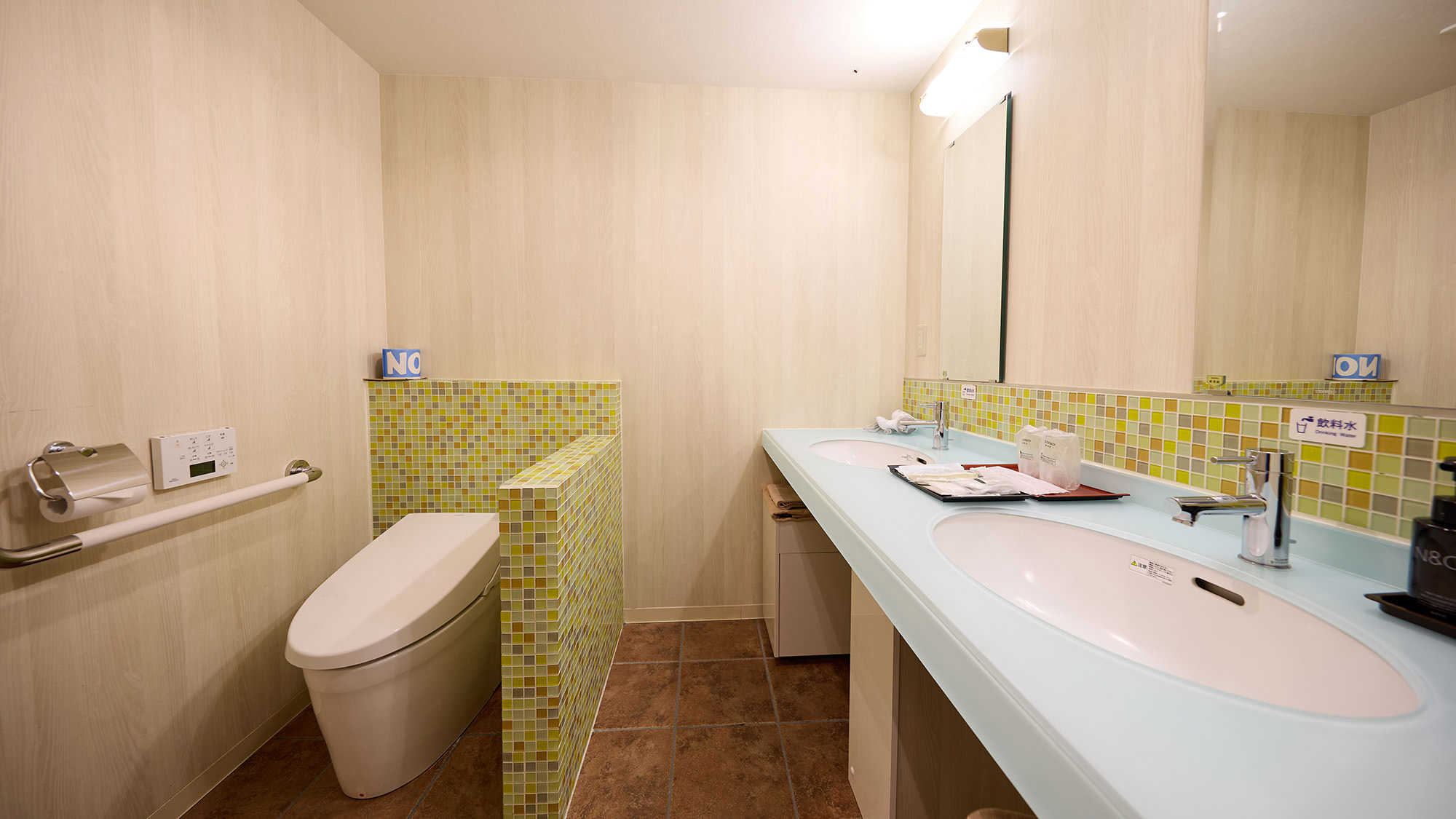 【禁煙】スイートツイン洋室