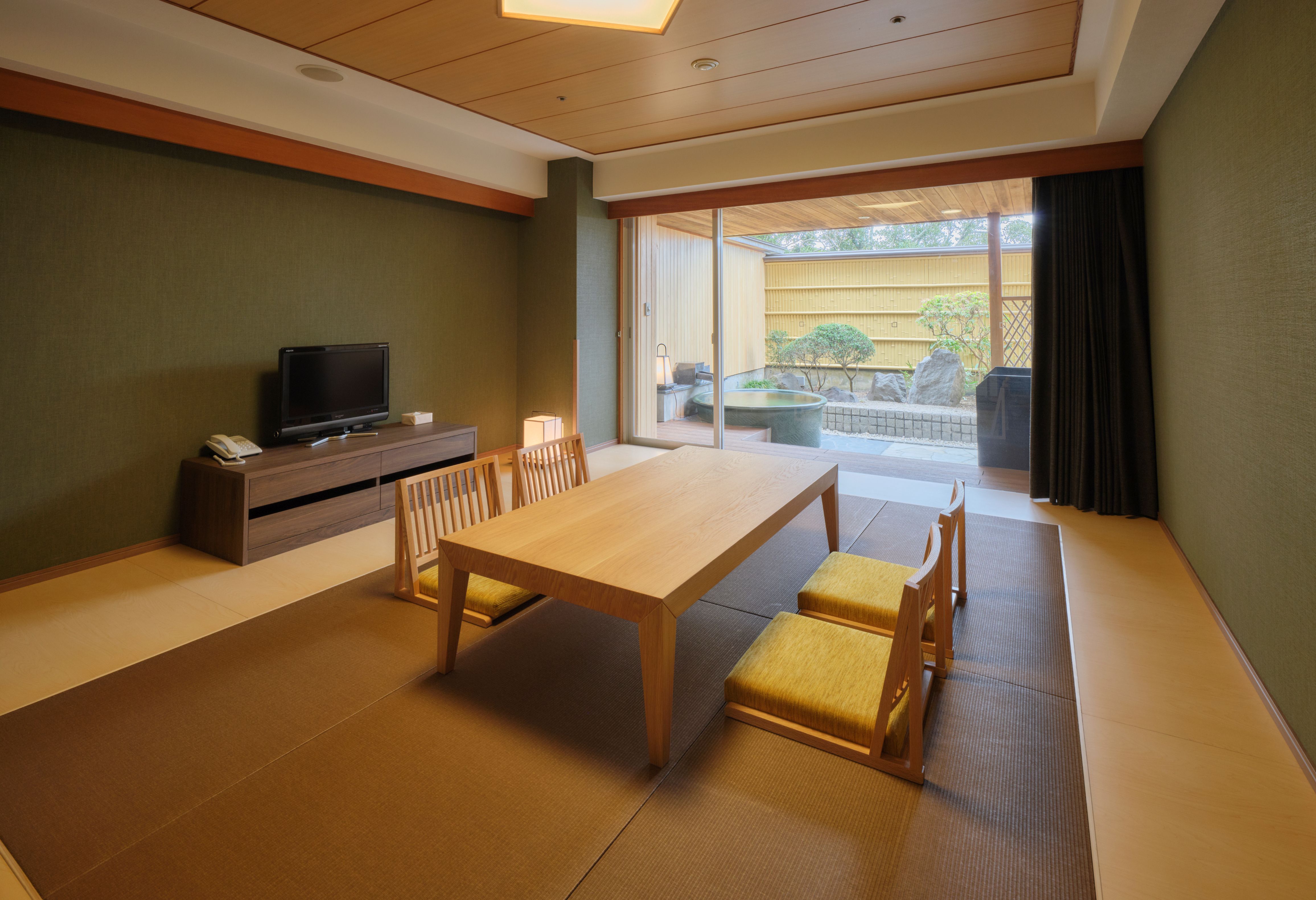 露天風呂付きデラックス和洋室　和室