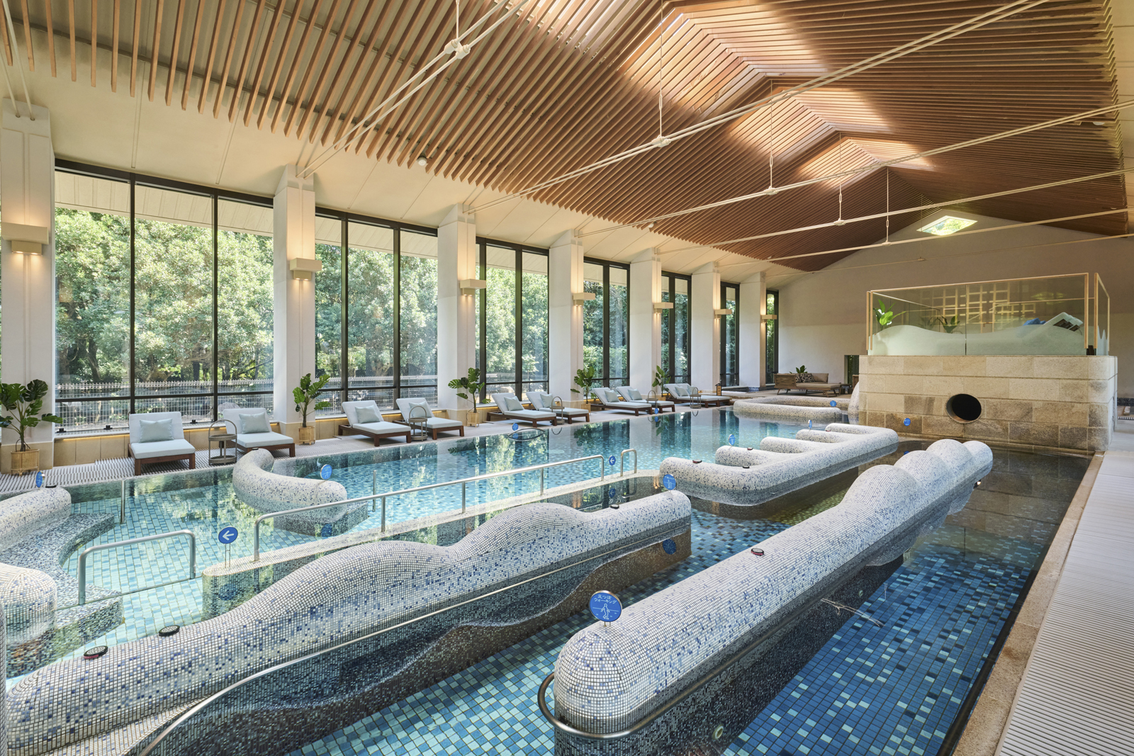 海洋深層水赤沢スパ