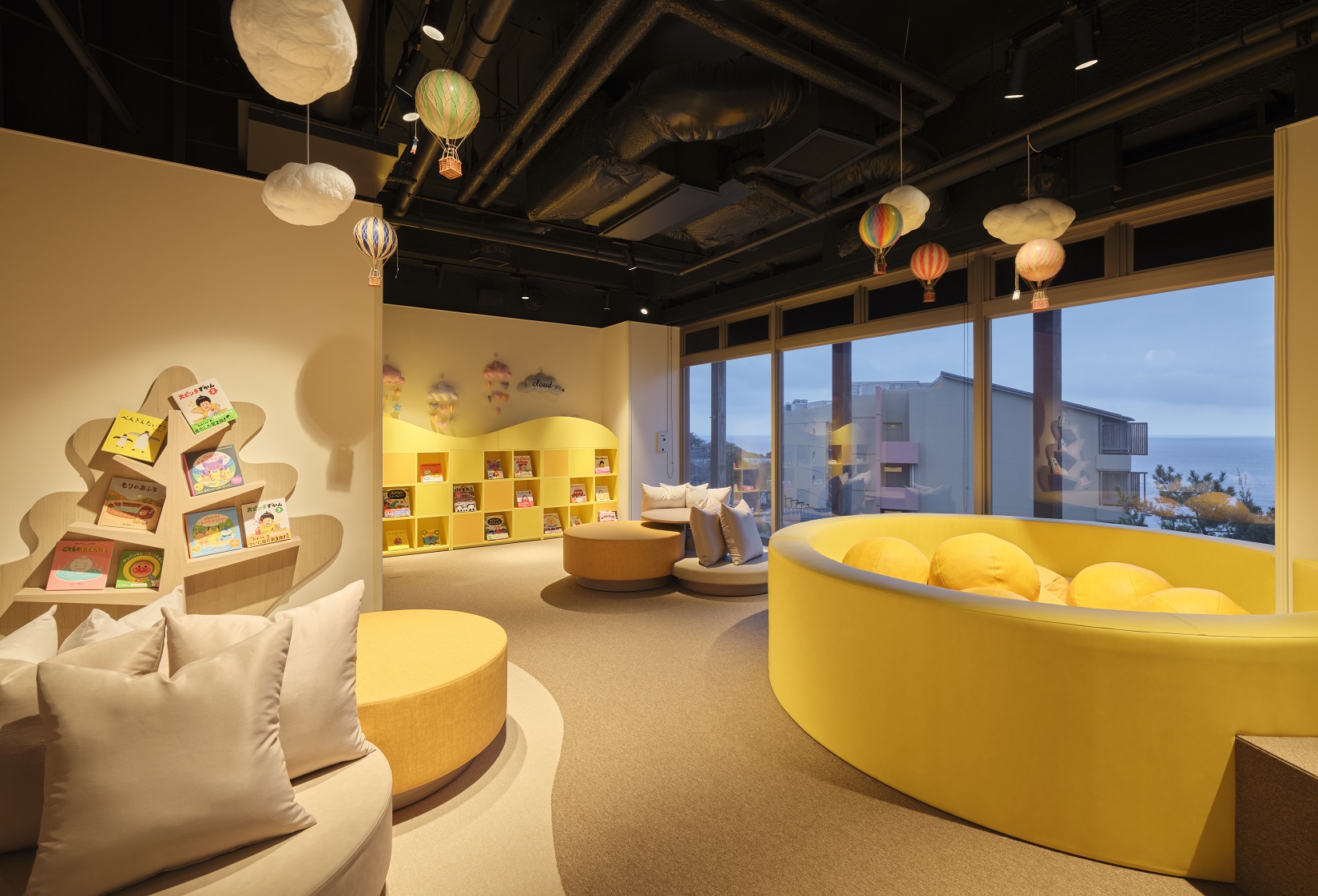 寝ころびラウンジ　お子様エリア