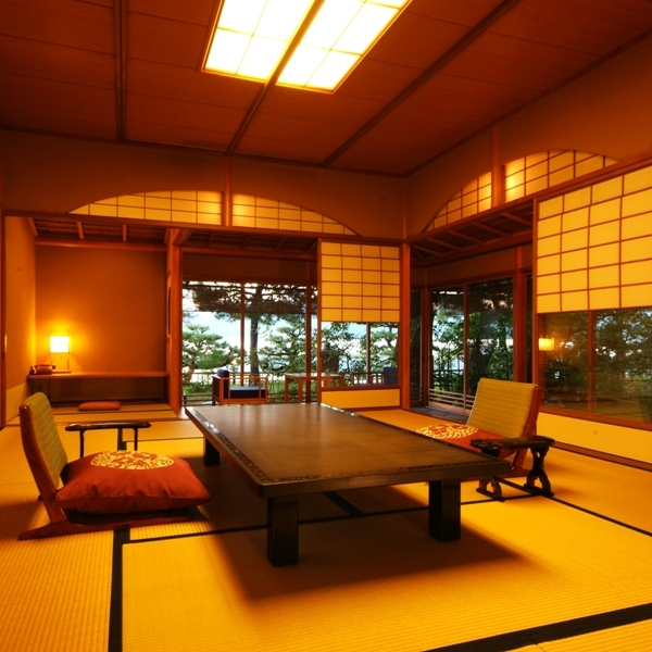 [Special room Kumoi] 10 tatami mats + 6 tatami mats + tea room + terrace. This room has been used by many cultural people.