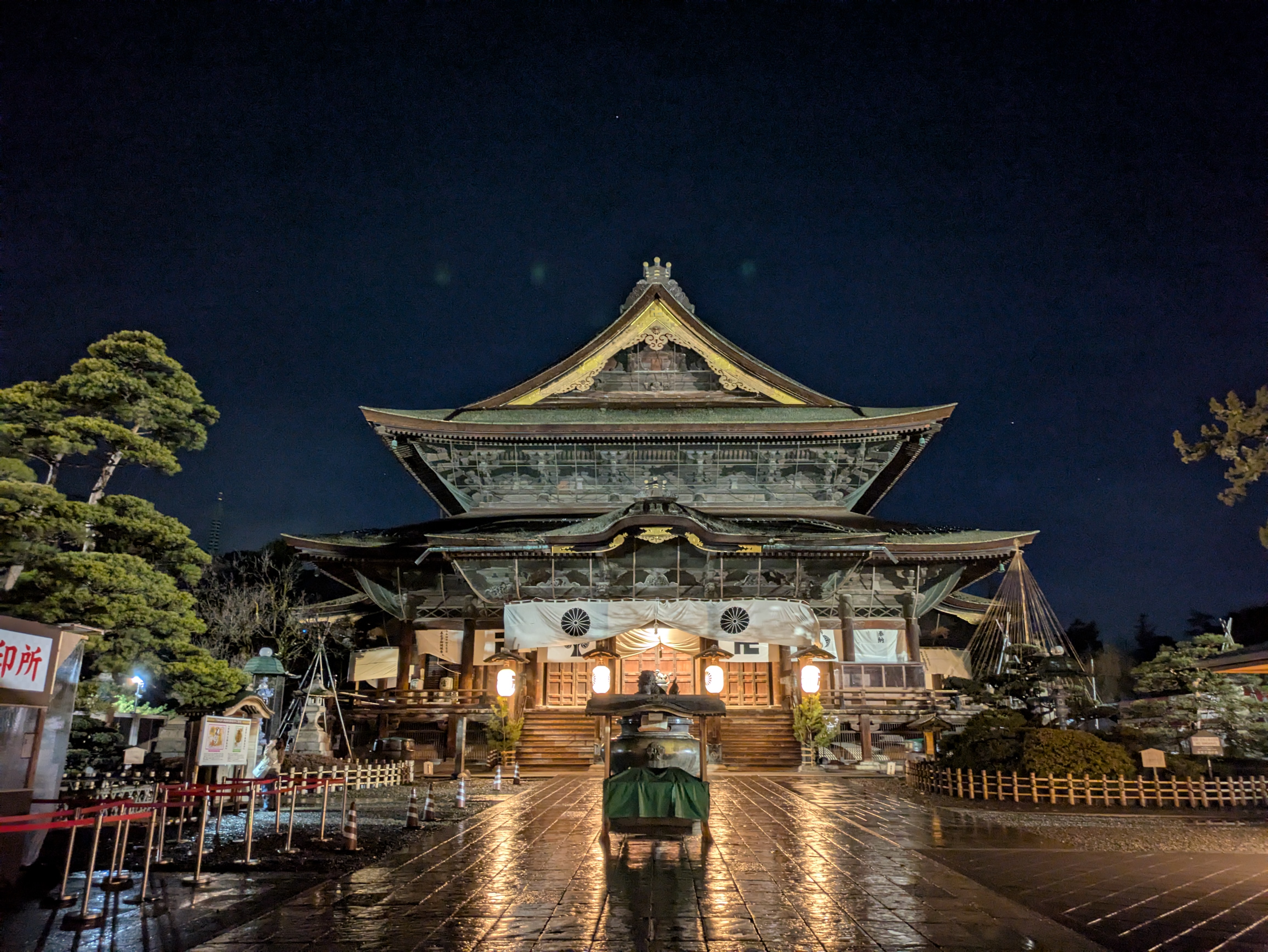 夜の善光寺