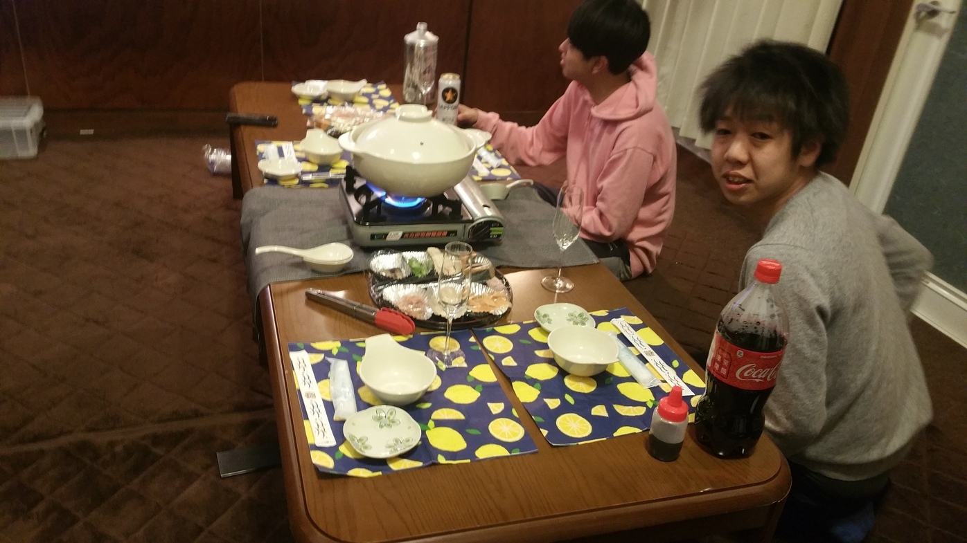 素泊１泊１８時イン駅前でも森のコテージ1棟貸切♪車なしでも特急１本下車徒歩４分で行ける貸別荘ライフ