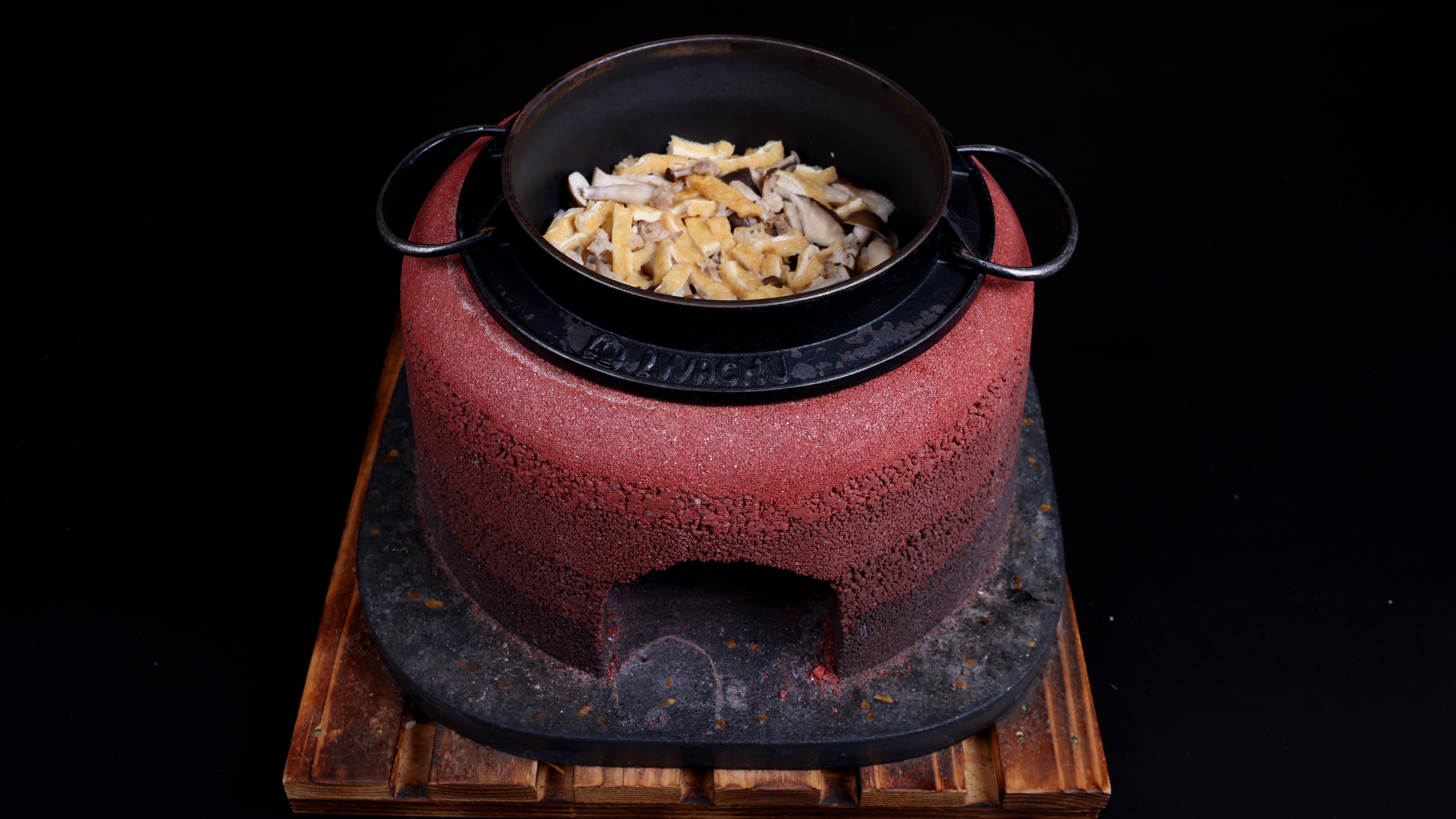 釜飯／大変好評を頂いております。予約時に備考欄で「釜飯希望」とご記入ください