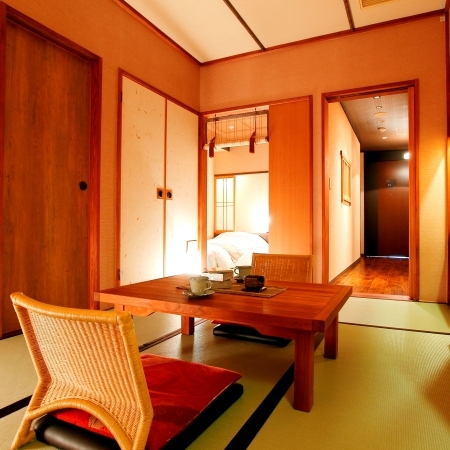 [Guest room] Japanese-Western style room A with hot spring open-air bath A (capacity for 3 people) 36 square meters