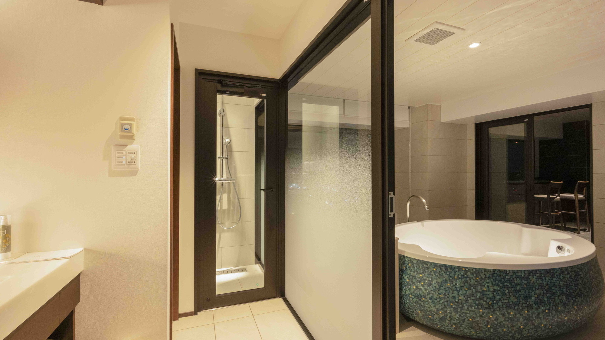 【海側眺望】マーベラス　スイート（135平米）