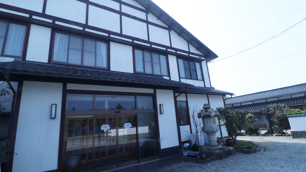 【佐渡まちなかグルメ】 【素泊まり】佐渡を自由に満喫！夜はトロトロ美人の湯でゆったり温泉【特典付】
