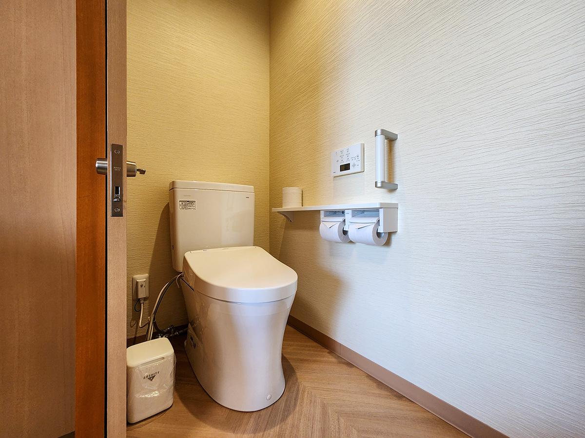 #オーシャンビュー和洋室 トイレ