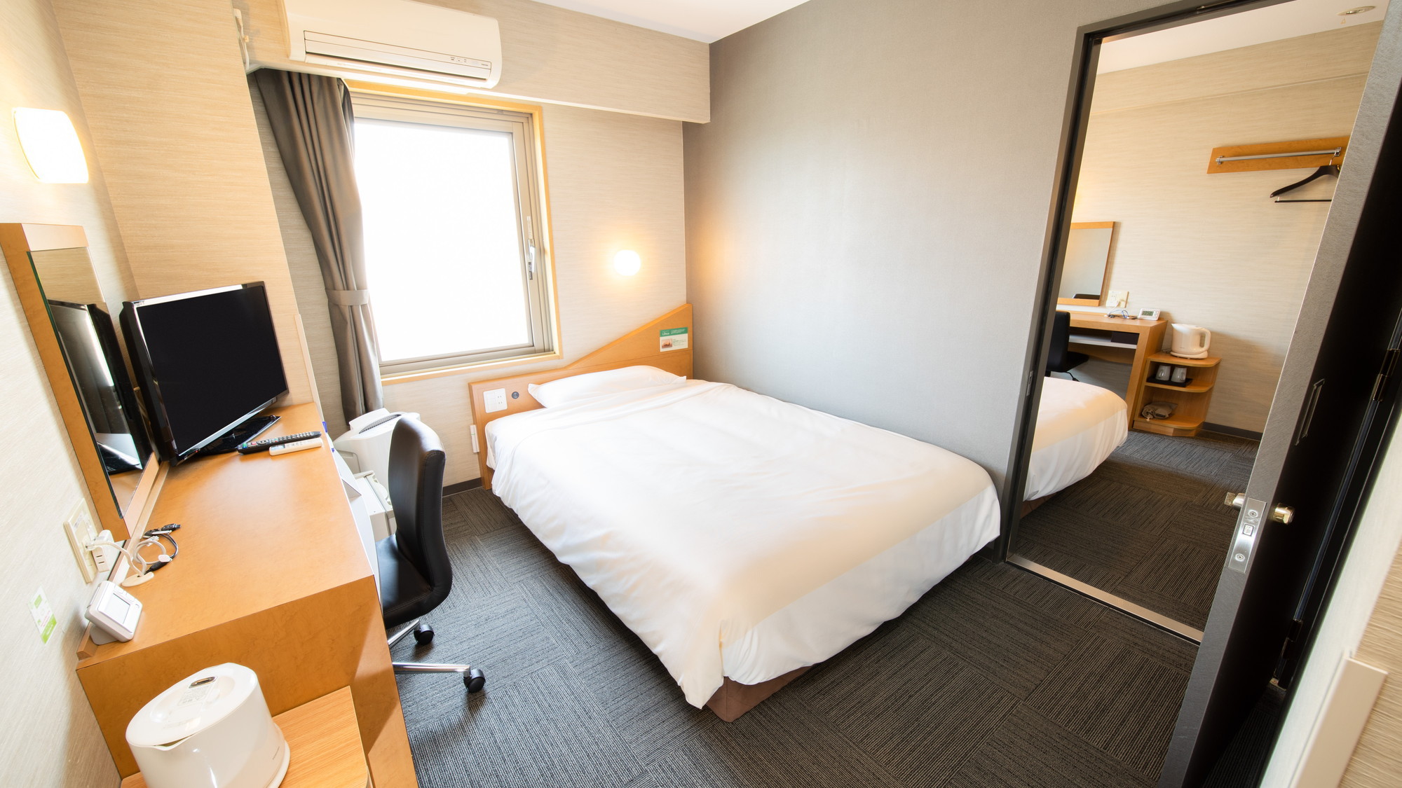 2部屋を中の扉で行き来できるお部屋です
