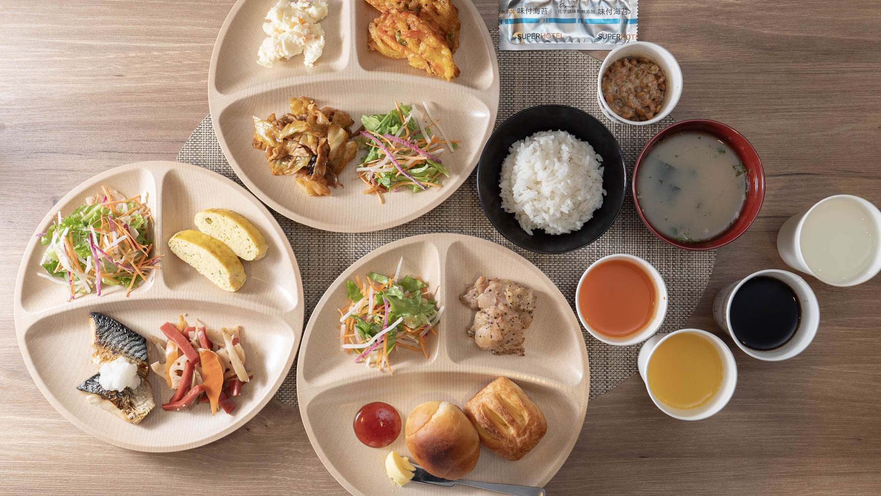 朝食時間　【月～土】6:30～8:30【日・祝】6:30～9:00　ビュッフェ形式です