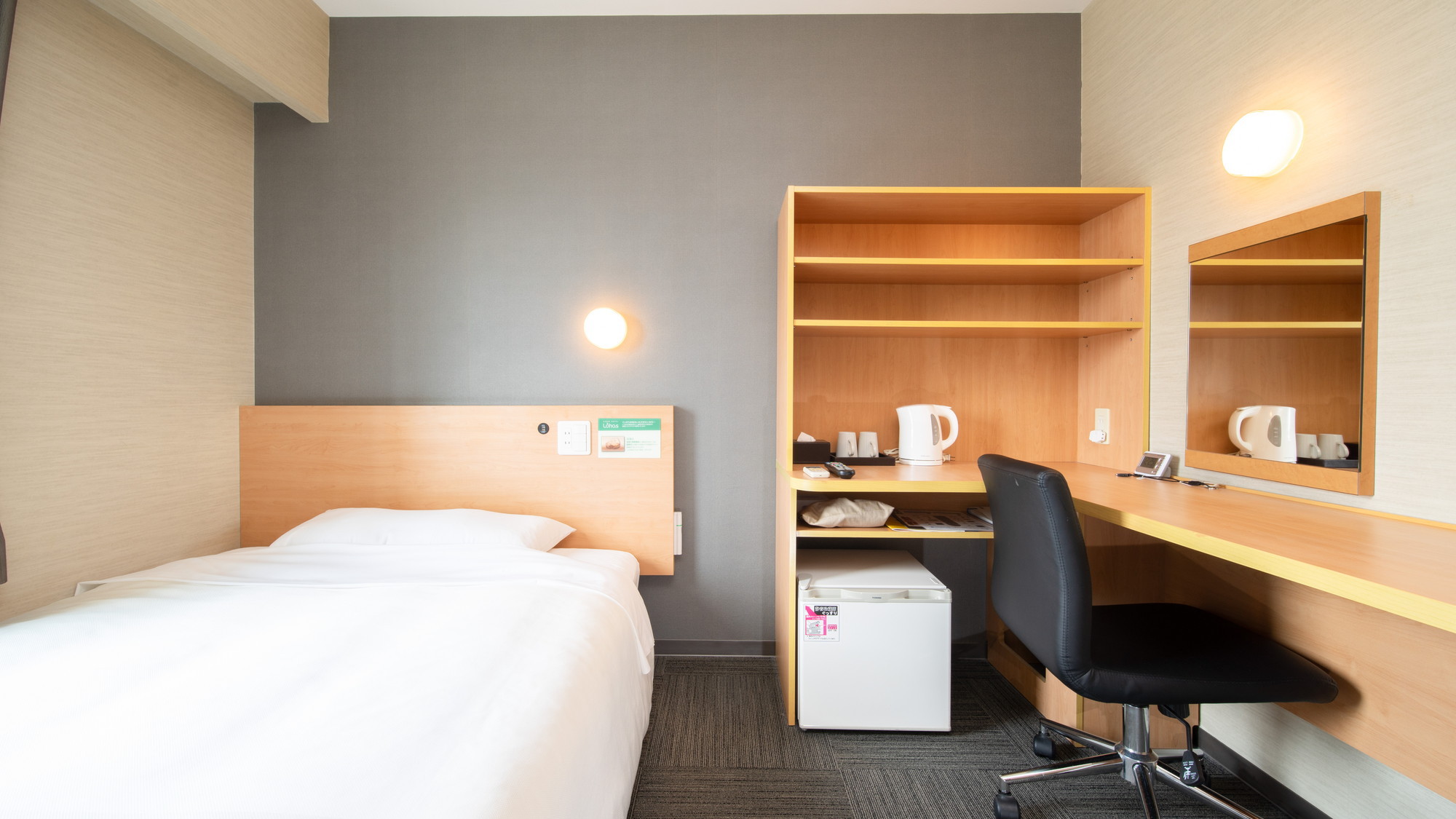 12平米, ベッドサイズ140cm幅＋棚付き