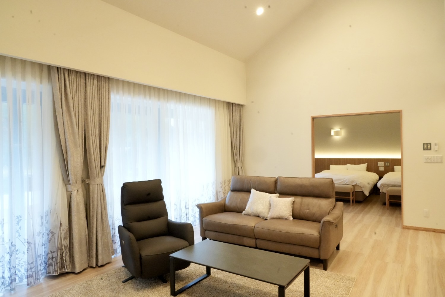 蘇芳の庵（リビング・ベッドルーム）