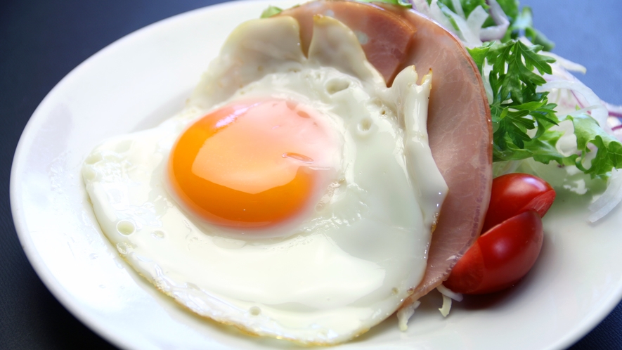 朝食に欠かせない目玉焼！