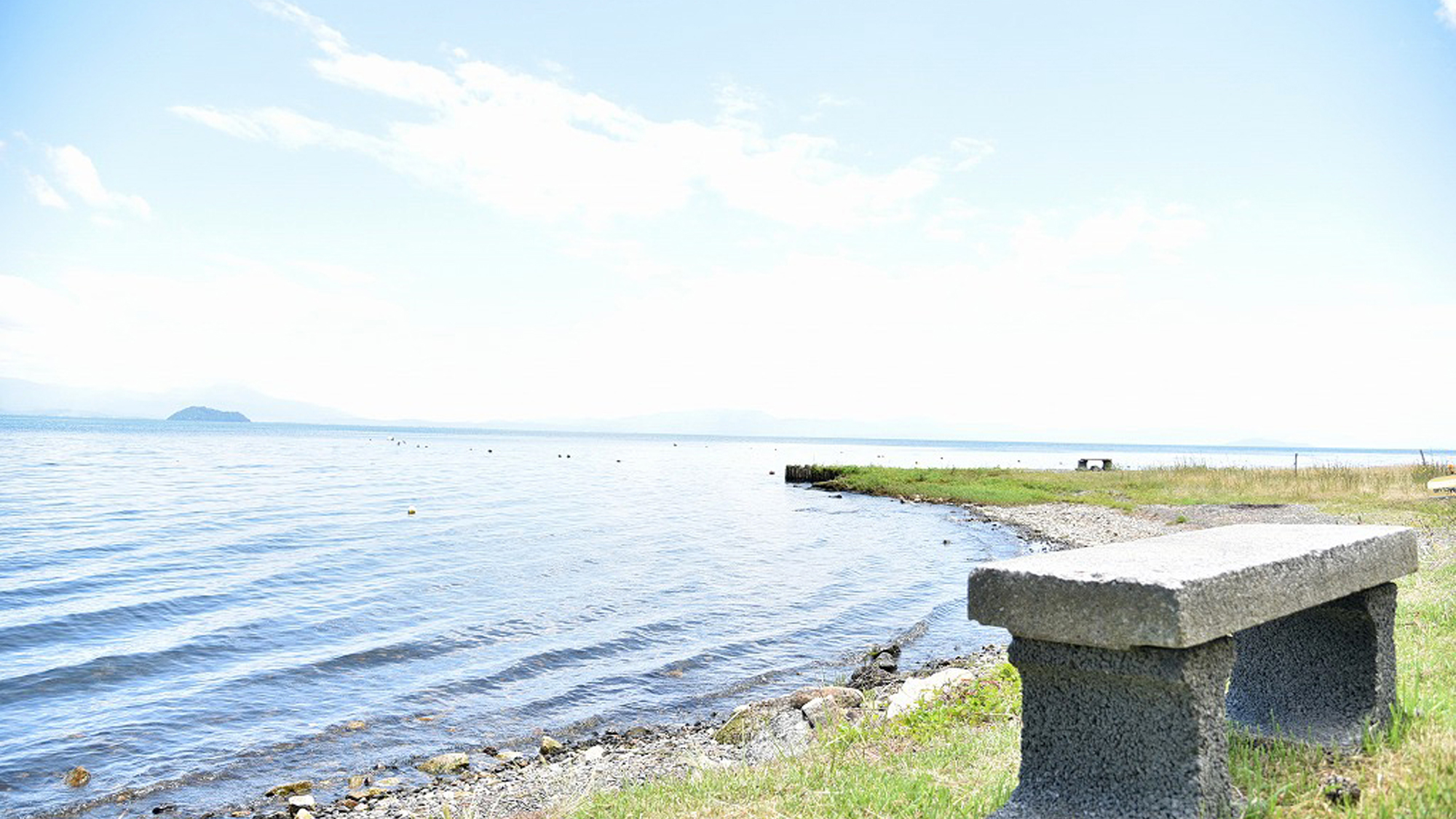 宿からすぐ！穏やかな琵琶湖が広がります☆
