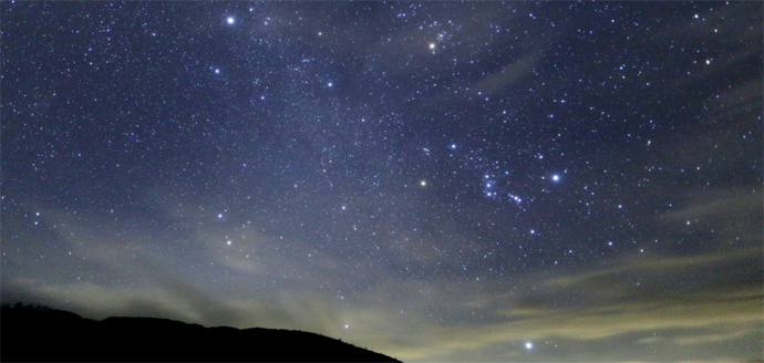 玄関から見られる天の川と７～９月の星座