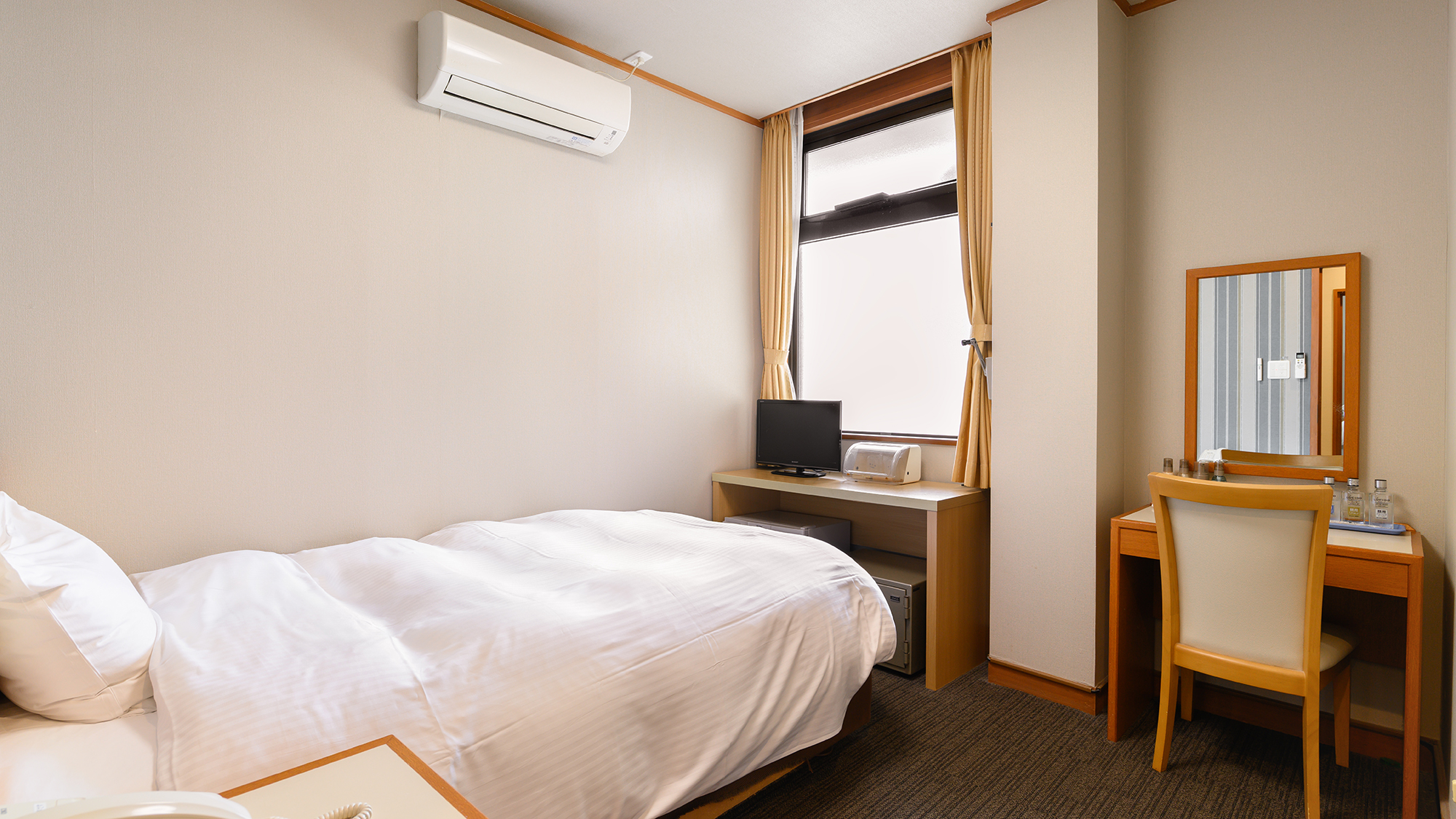 ＜訳あり＞シングルルーム（デスク付き）ユニットバス