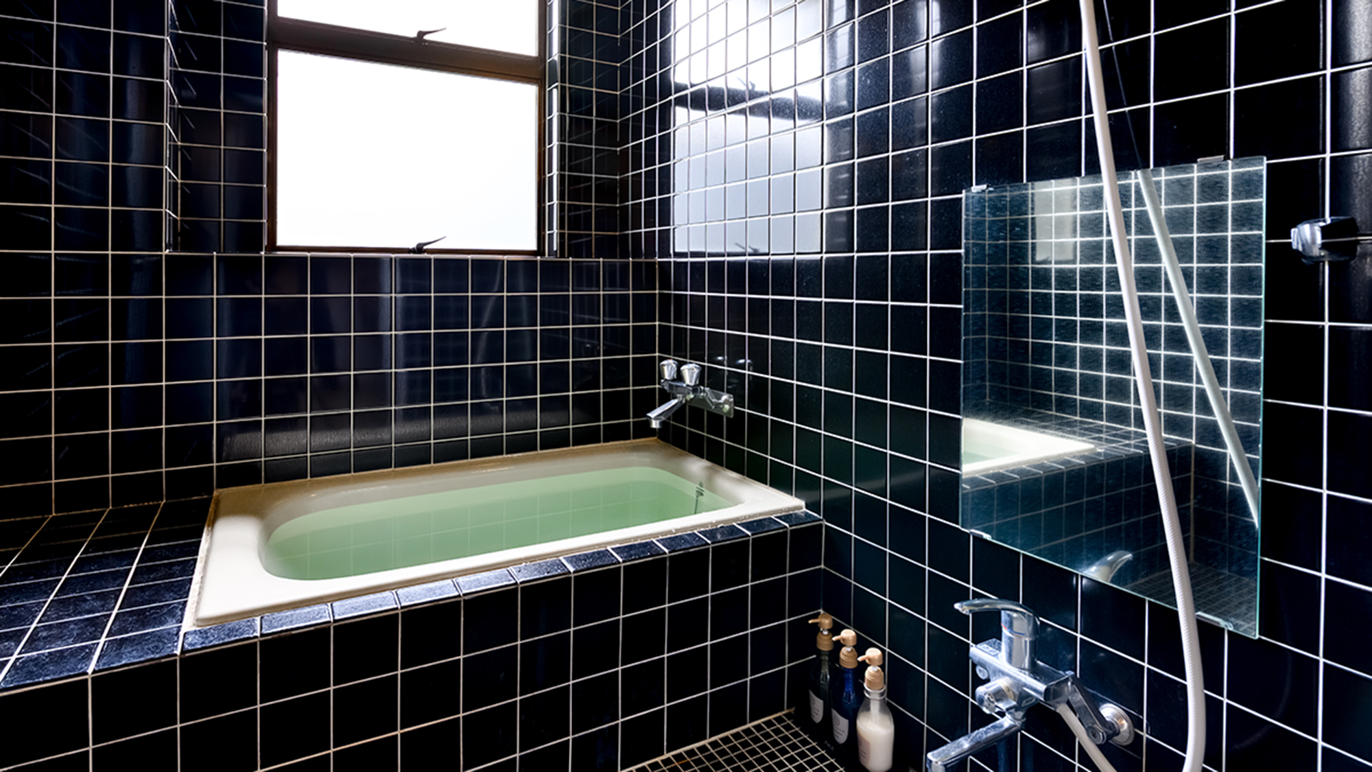 コンセプト和室（17畳・琉球畳）源泉かけ流しバスルーム