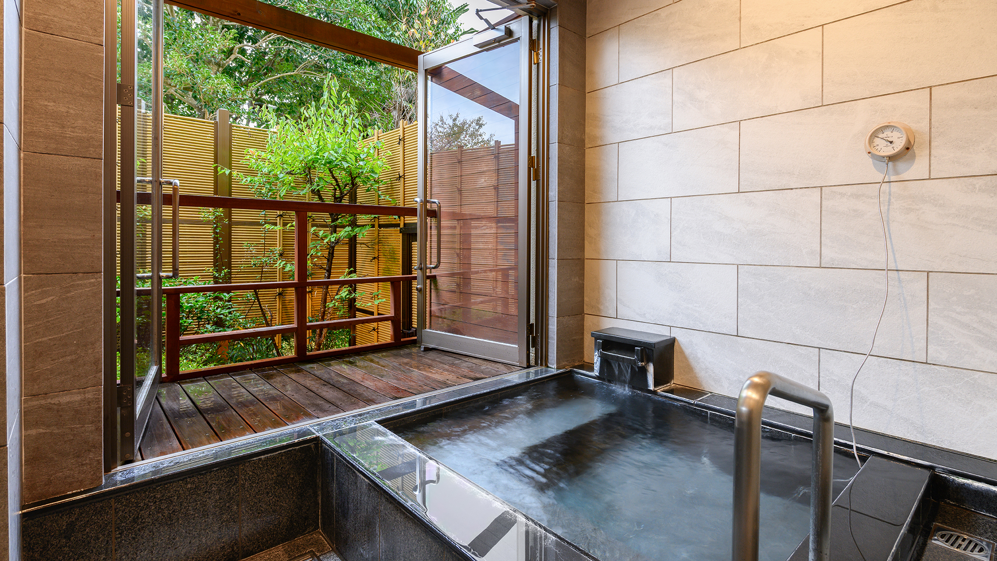 半露天風呂付・和洋室