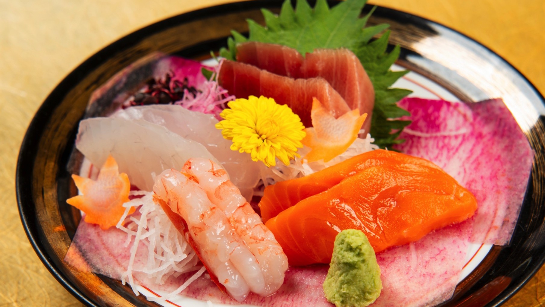 *【秋の夕食】御造り/鮪中トロ・真鯛・サーモン・甘海老（変更になる場合があります）