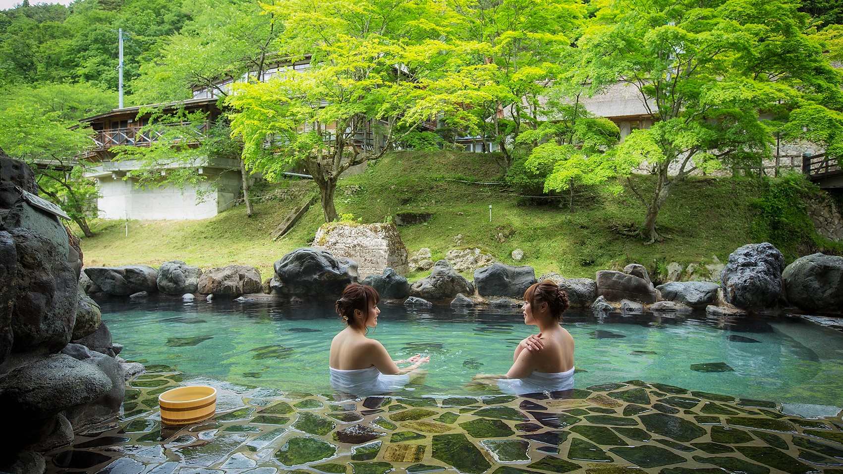 混浴露天風呂「大沢の湯」