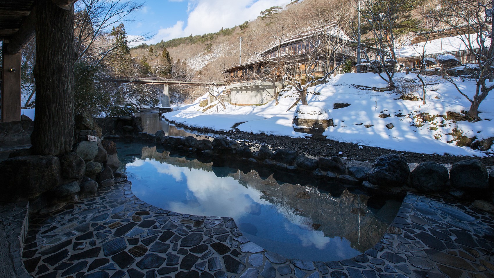 冬の混浴露天風呂「大沢の湯」