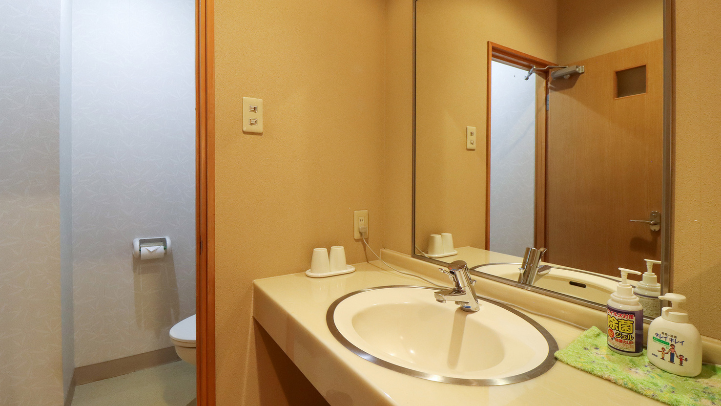 #和室8畳T付　広い洗面スペースでゆっくりと身支度も整える事ができます