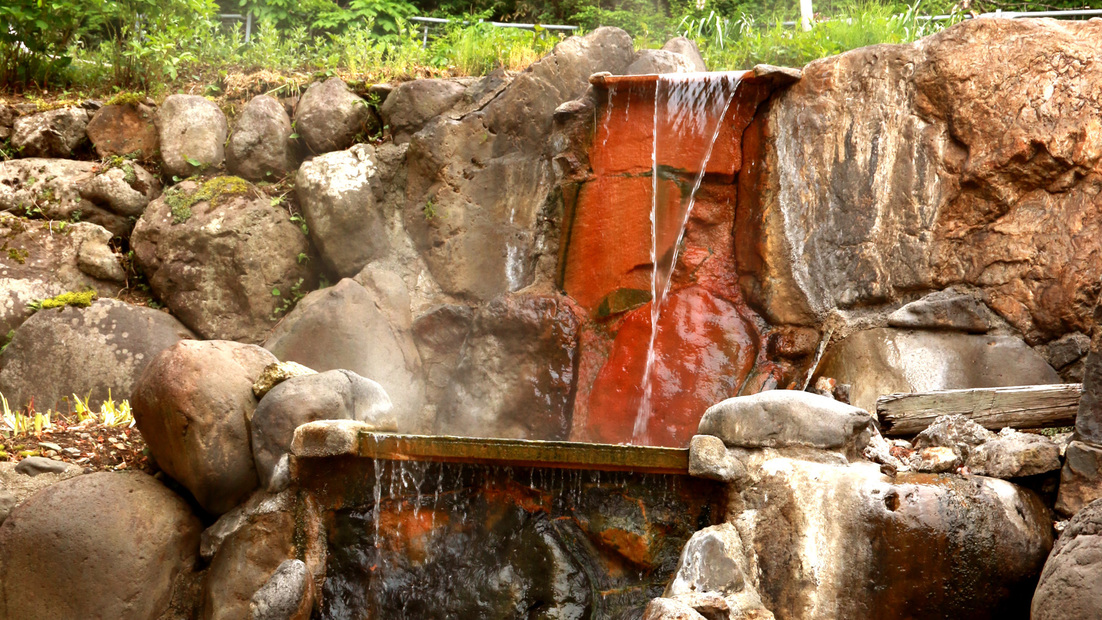 【2食付き／スタンダード】当館の基本料理「山海膳」◆歴史ある湯川の天然掛け流し温泉を満喫