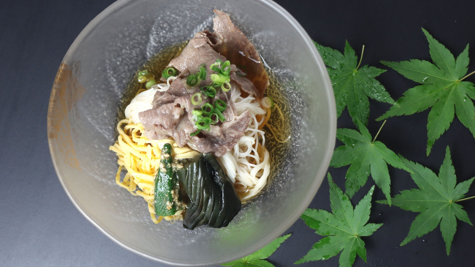■【グレードアップ】飛騨牛の朴葉味噌焼き×飛騨牛炙り握り×お造り四種盛り二食付き