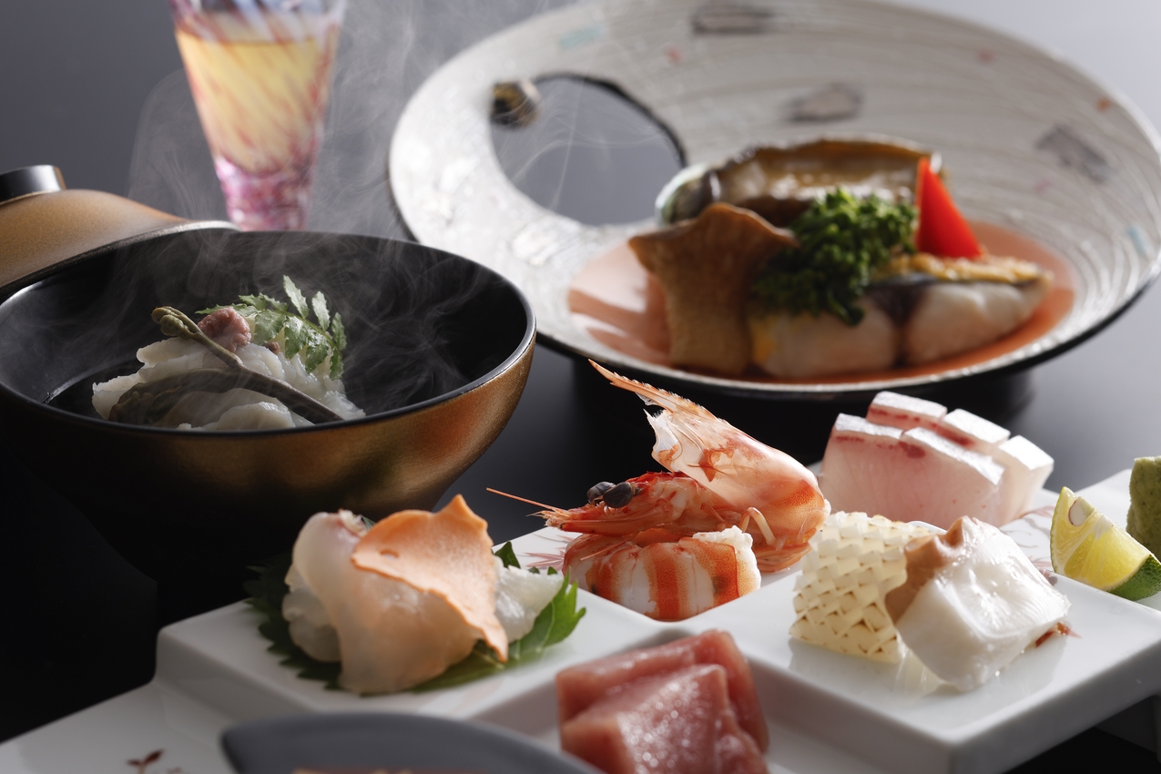 【露天風呂付客室×部屋食×特選】気兼ねなく温泉を満喫…本格和会席を夕食朝食お部屋食で愉しむ