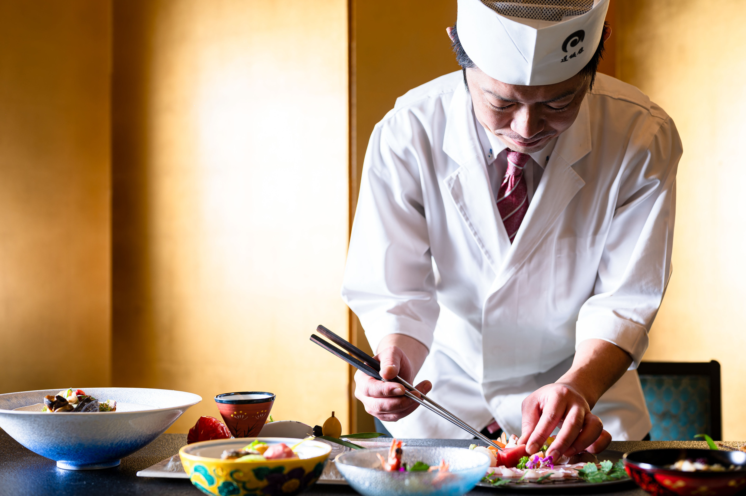 地元の食材を生かした料理を皆様にお届けします。