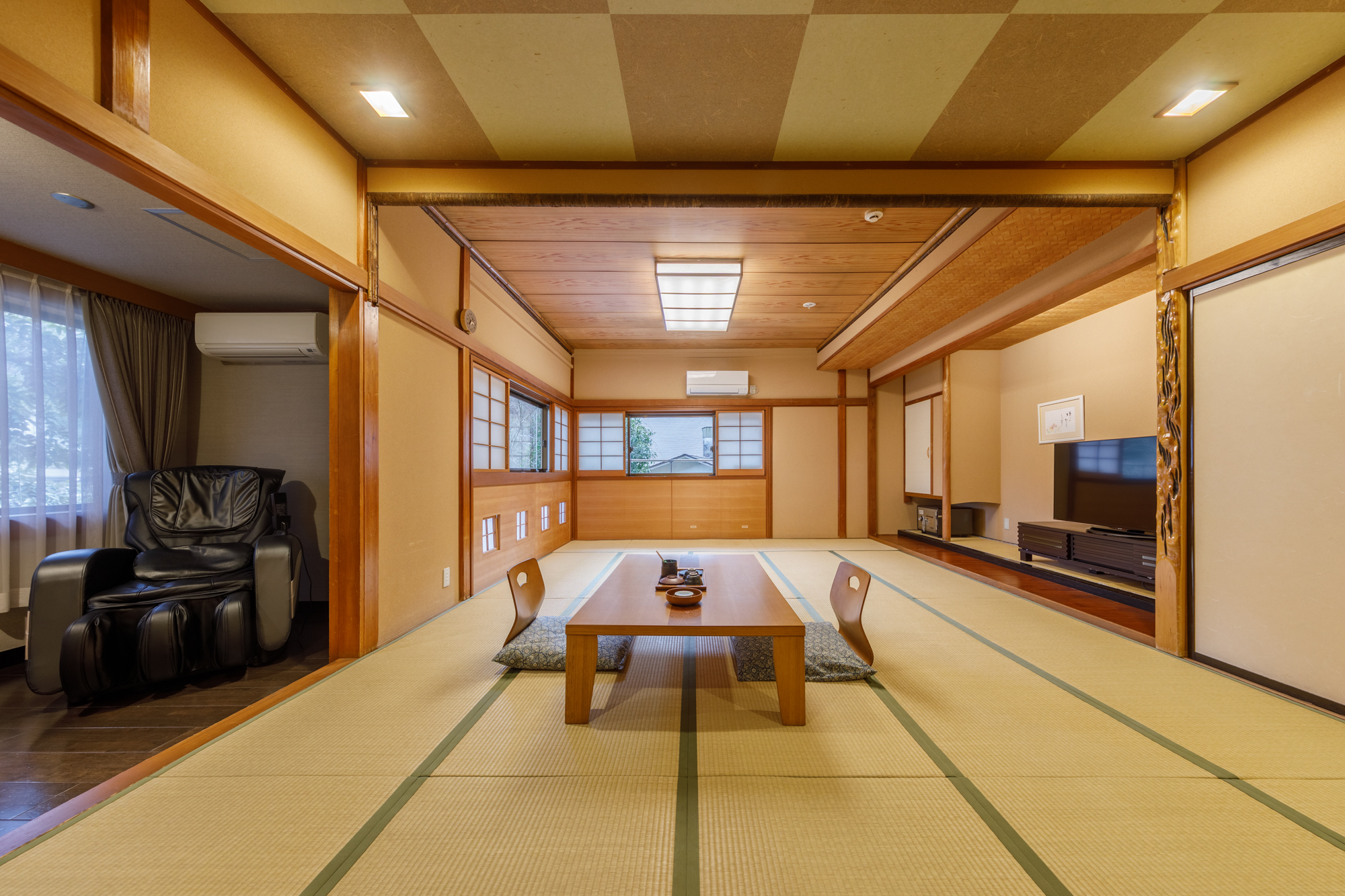 18畳マッサージ付客室【山法師】