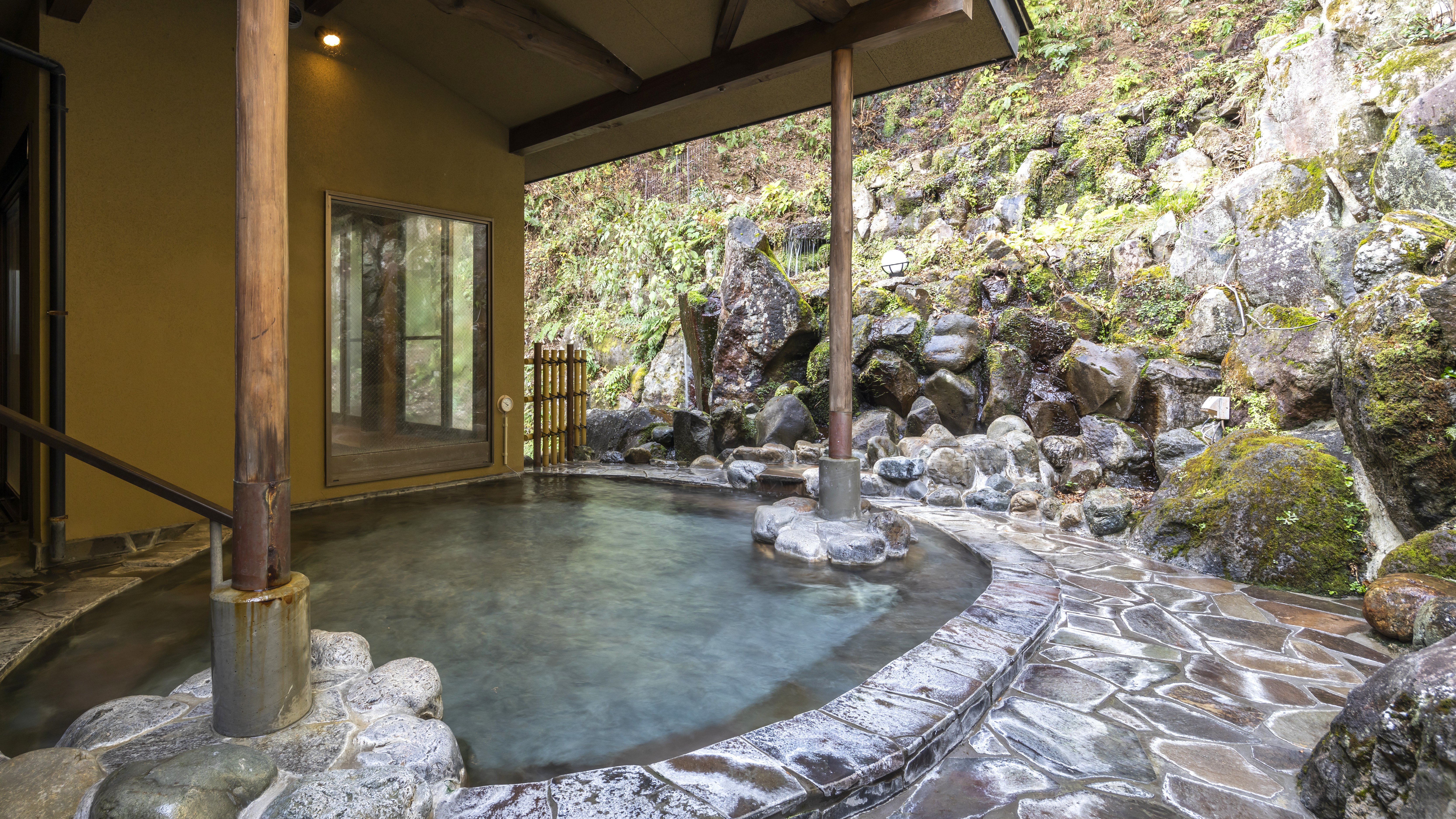 ふるさと　女子大浴場　露天風呂