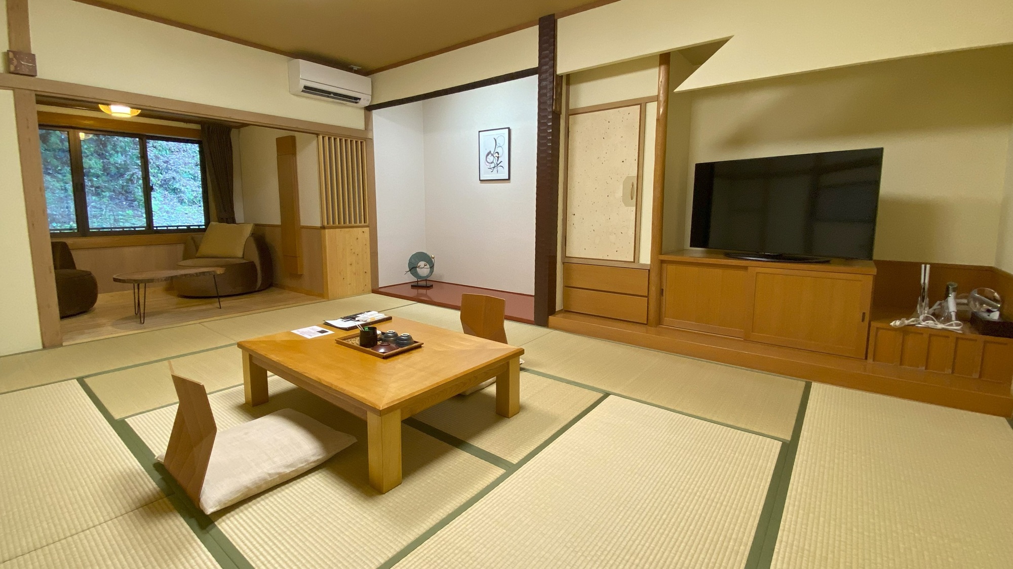 二階　露天風和室　欅