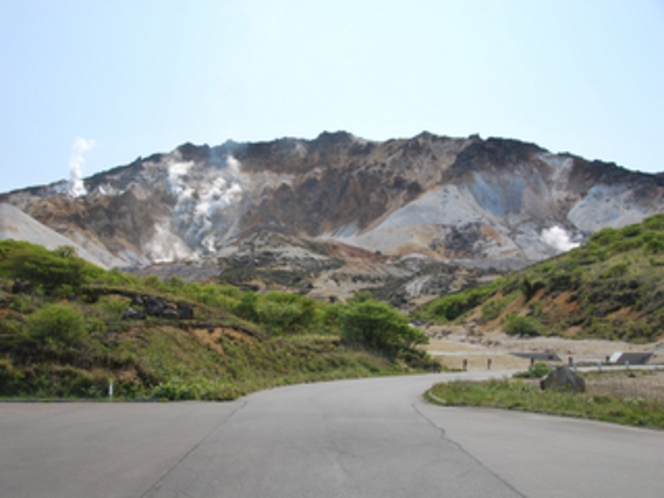 【恵山】今なお噴煙が上がっている恵山