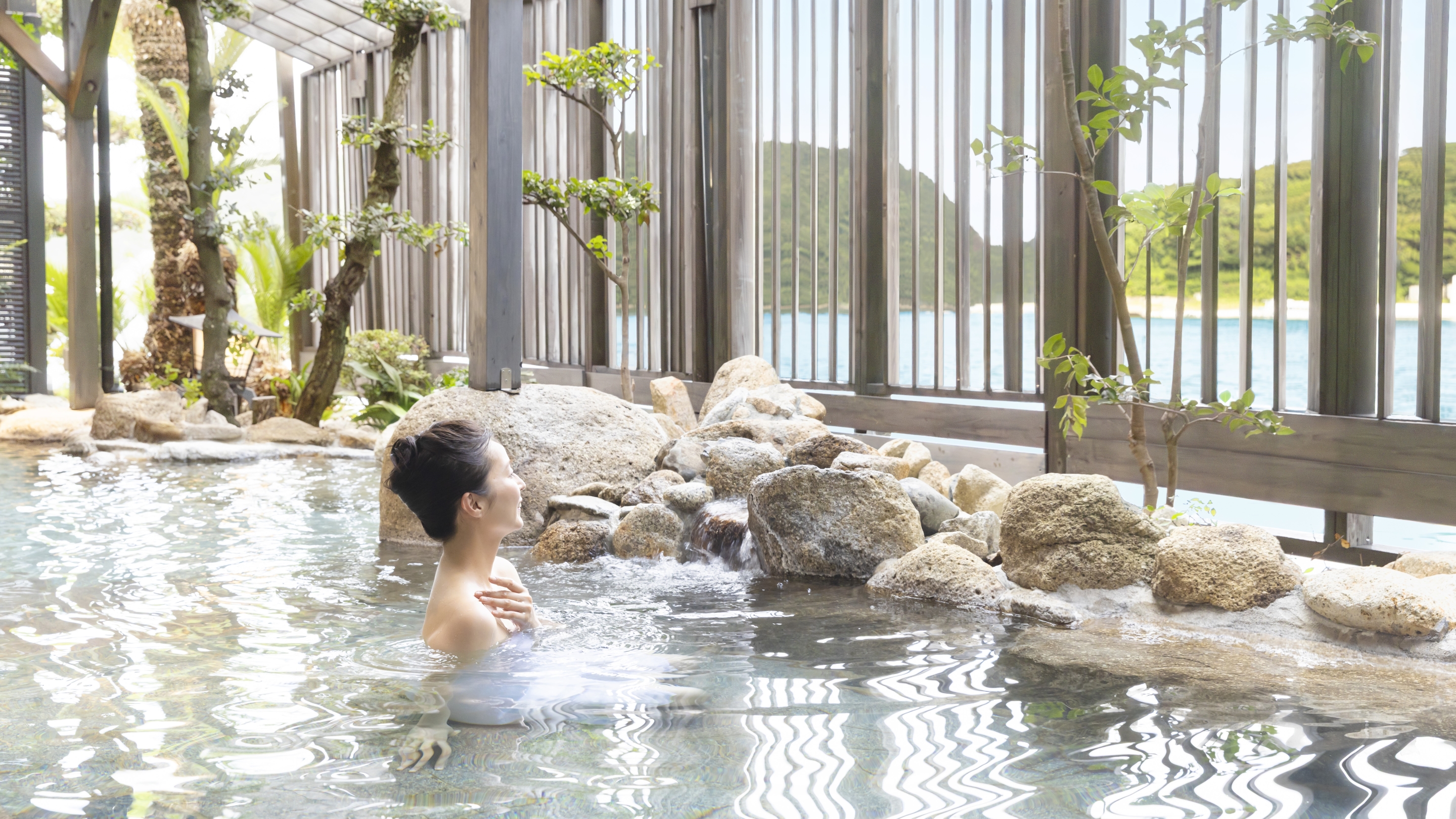 露天風呂 波の湯（男女入替制）