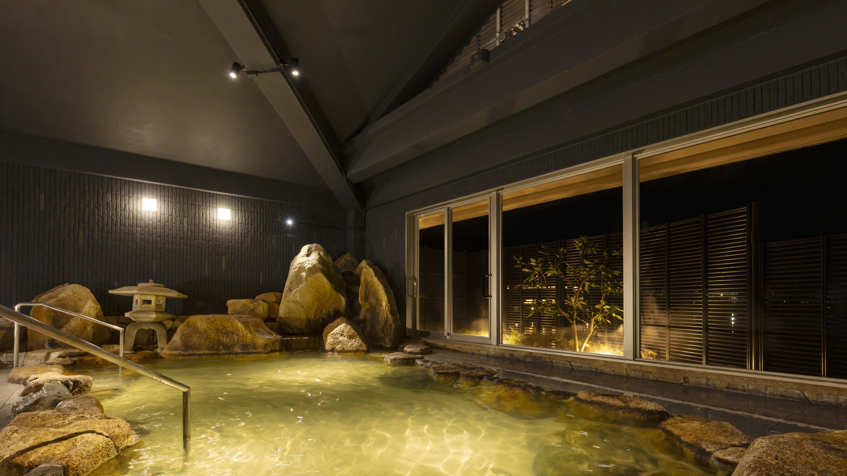 大浴場 三山の湯（男女入替制）