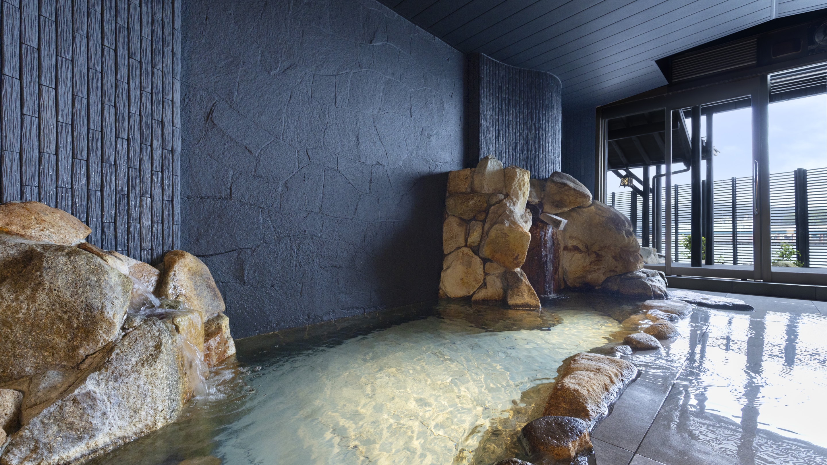 大浴場 潮騒の湯（男女入替制）