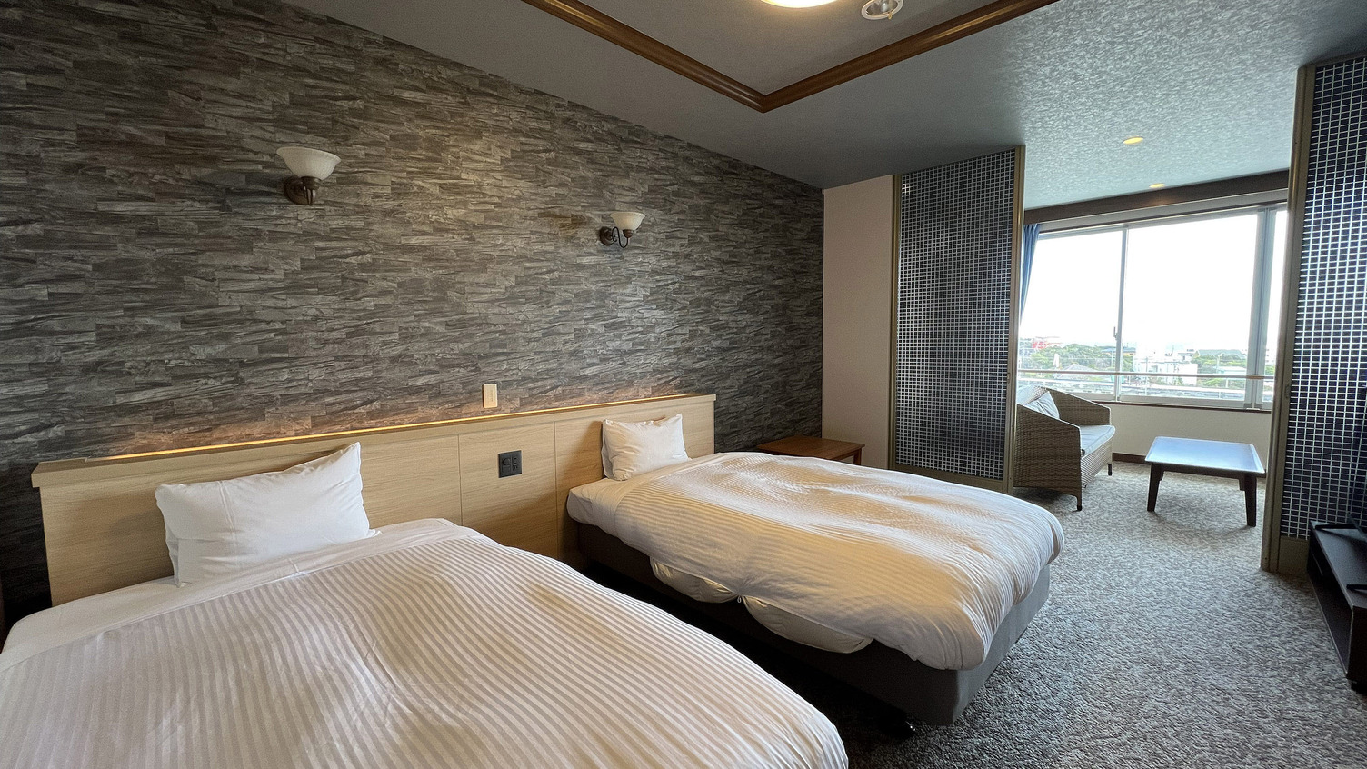 ジュニアスイート和洋室ツイン7名定員 内風呂あり