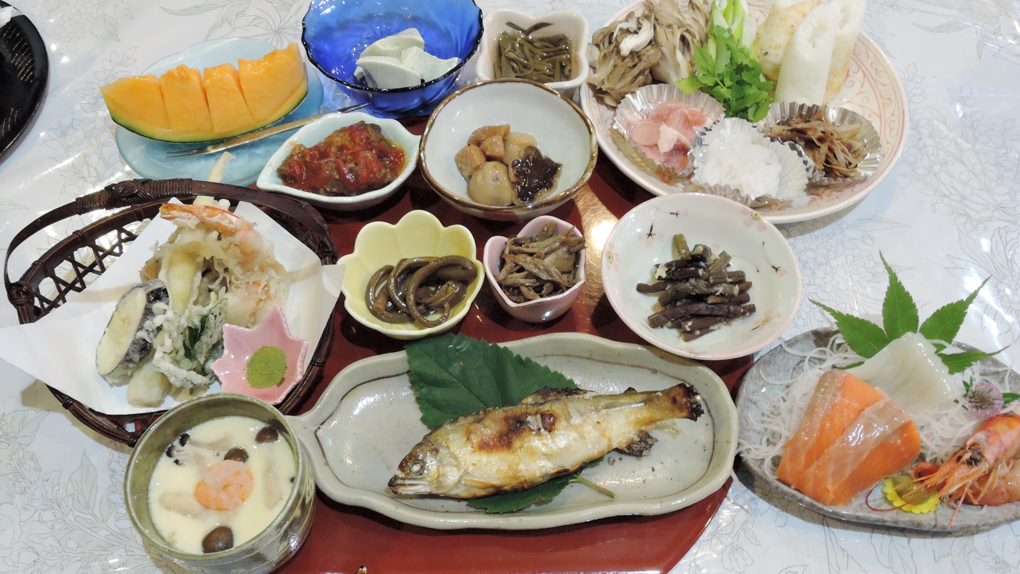 *【夕食／和食一例】郷土料理・きりたんぽ鍋をはじめとした『懐石風和食』