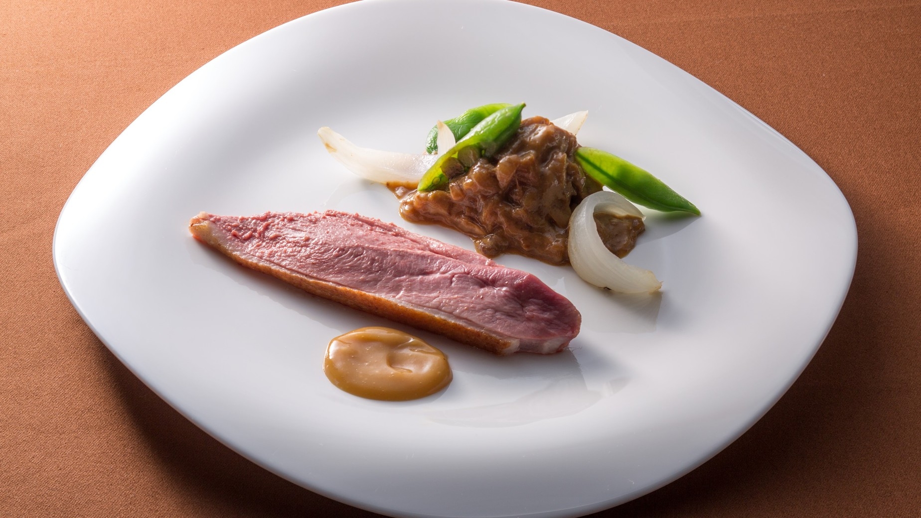 ■食のロイヤル■日本唯一の回転展望レストラン　本格フレンチフルコースを堪能〜2食付〜（18：00〜）