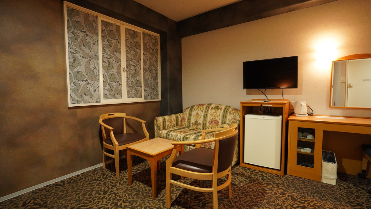 【デラックスツイン】お部屋は広々と寛げる21平米サイズ。