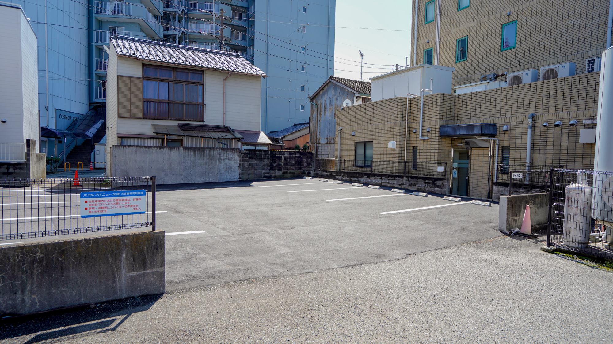 【無料駐車場】先着順でございます(予約はできませんのでご注意ください。)