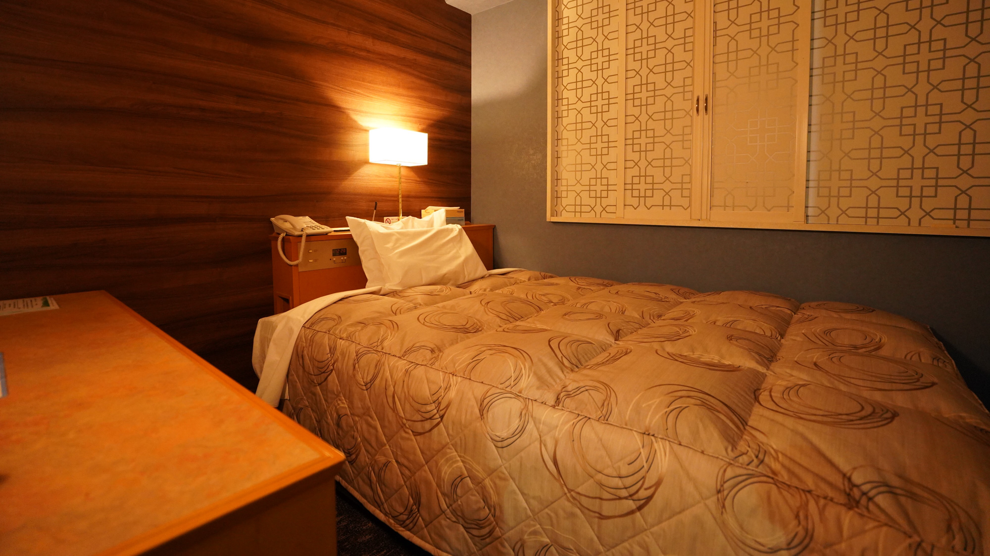 【スタンダードダブル】ベットはゆったりと休めるダブルベット