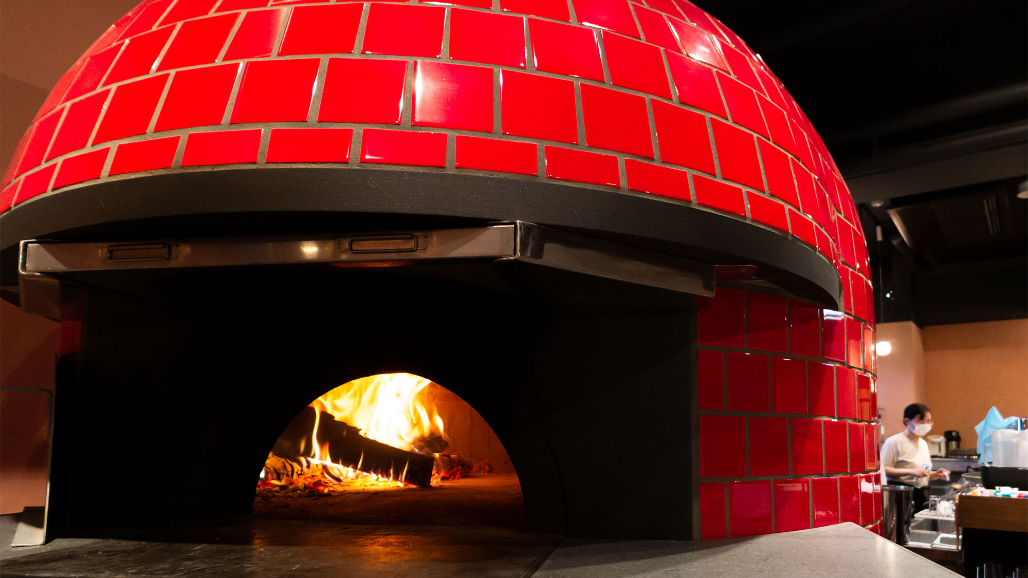 ◆ランチ/ディナータイム◆薪窯で焼いたピッツァは中ふわ外カリッ。500℃の高温で一気に焼き上げます