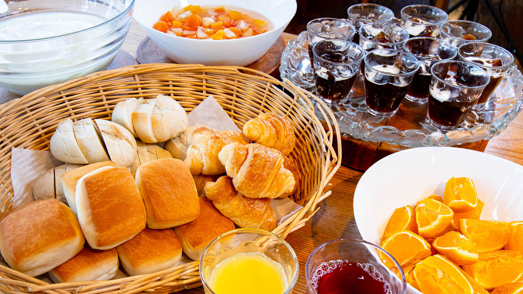 ◆朝食バイキング◆朝食の締めに新鮮な果物やデザートをどうぞ